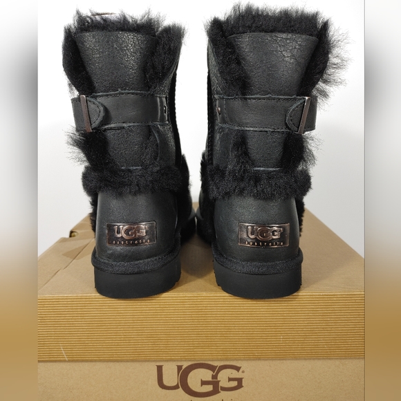 Brand New Women's UGG Australia Airehart Black Boots - Picture 7 of 10